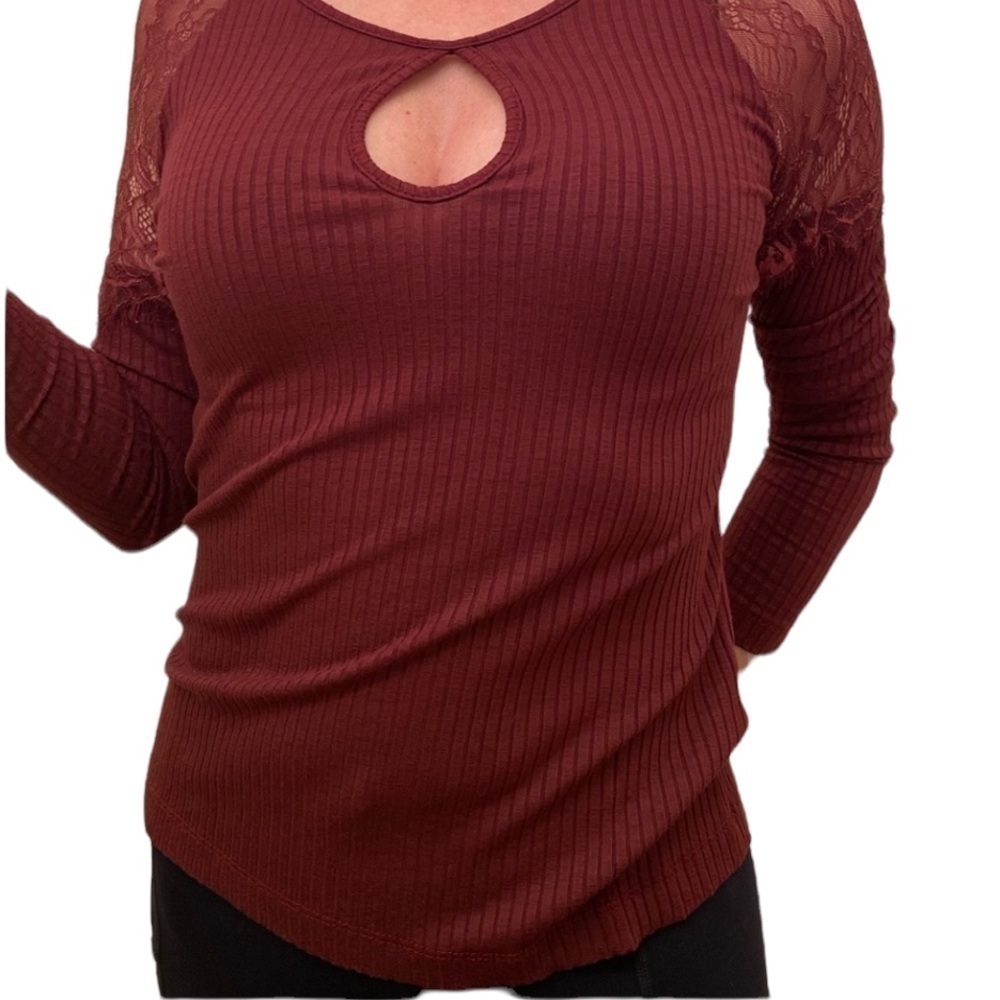 EUC BUCKLE BKE Boutique, Keyhole, Henley, XS fits more like a small